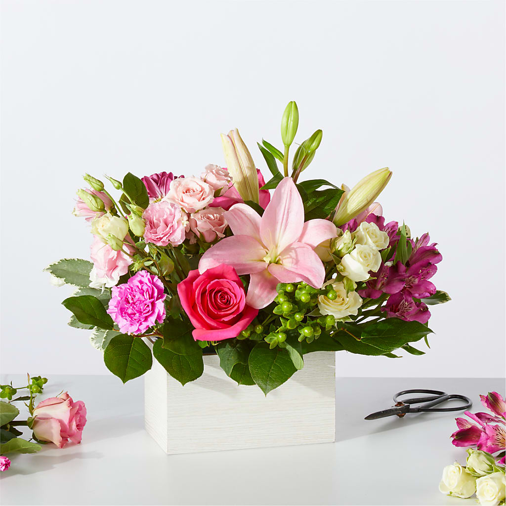 Sweetberry Box – A Florist Original – The Flower Garden, Nettleton MS