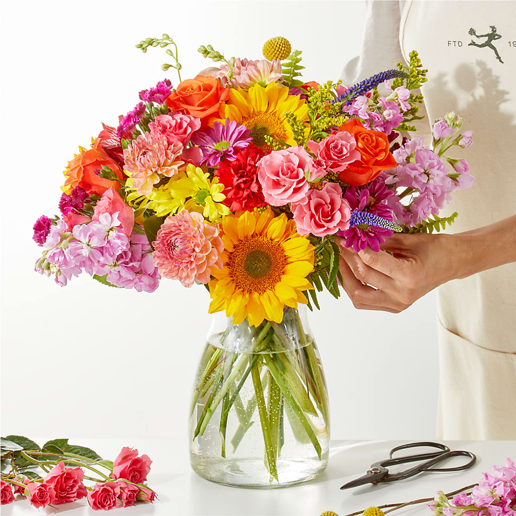 Cue the Confetti - A Florist Original – The Flower Garden, Nettleton MS
