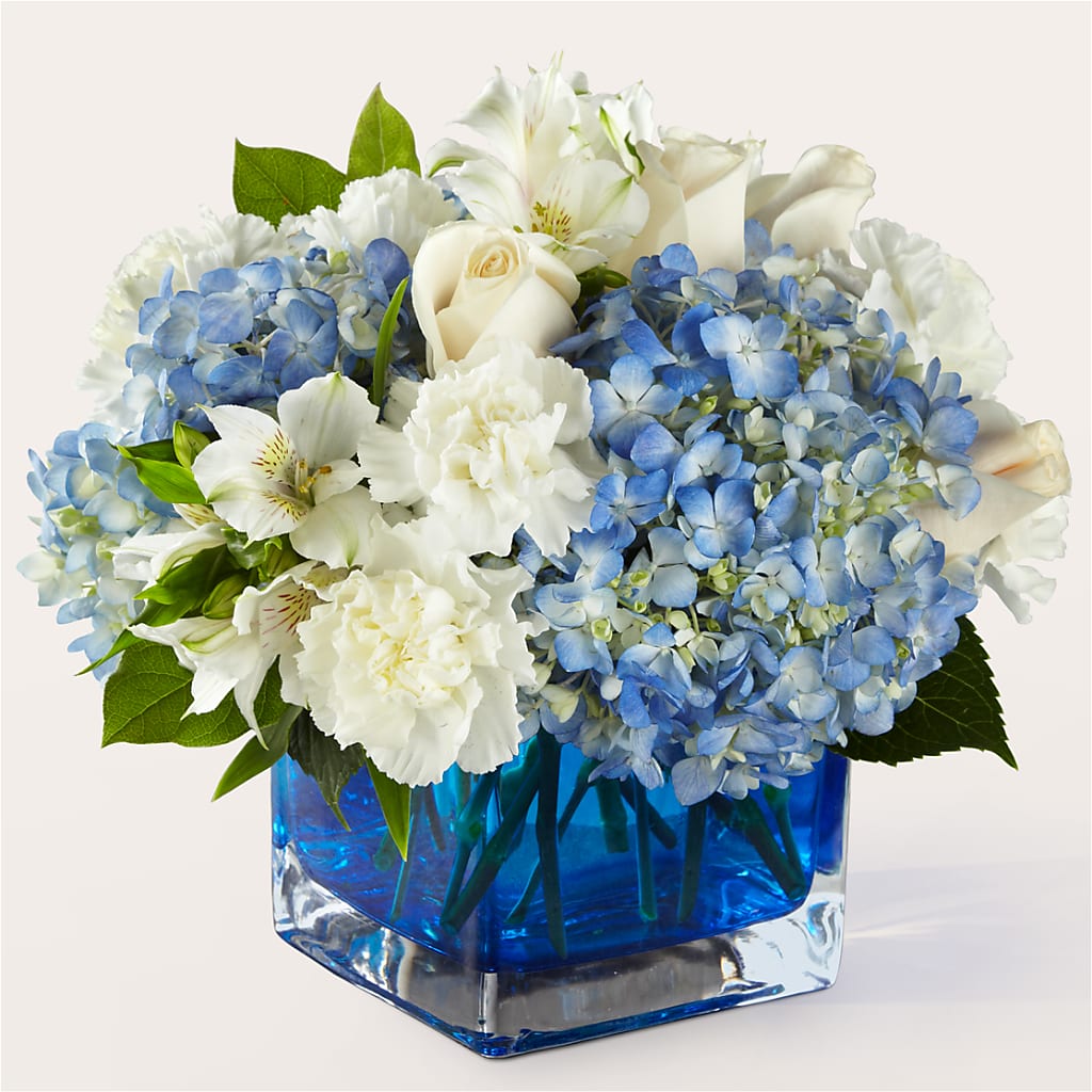 Soothing Waters Bouquet – The Flower Garden, Nettleton MS