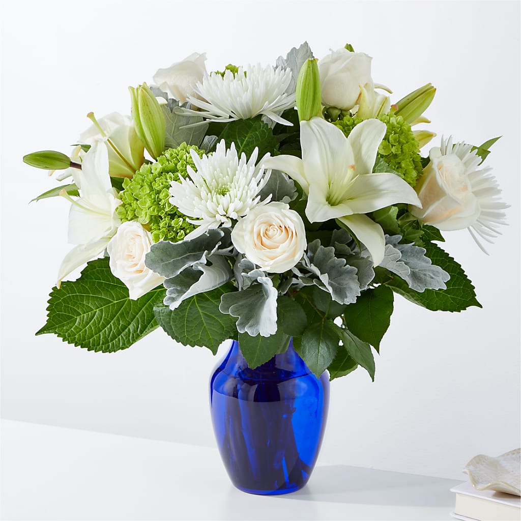 Snowy Dreams Bouquet – The Flower Garden, Nettleton MS