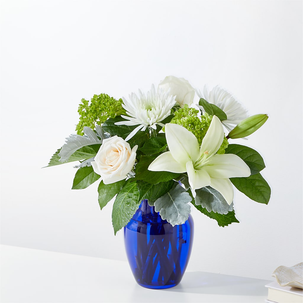 Snowy Dreams Bouquet – The Flower Garden, Nettleton MS