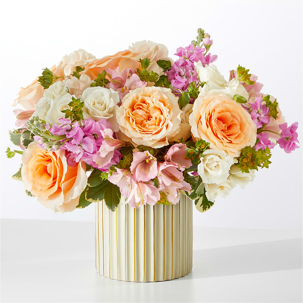 Paradise Bouquet with Ivory Vase – The Flower Garden, Nettleton MS
