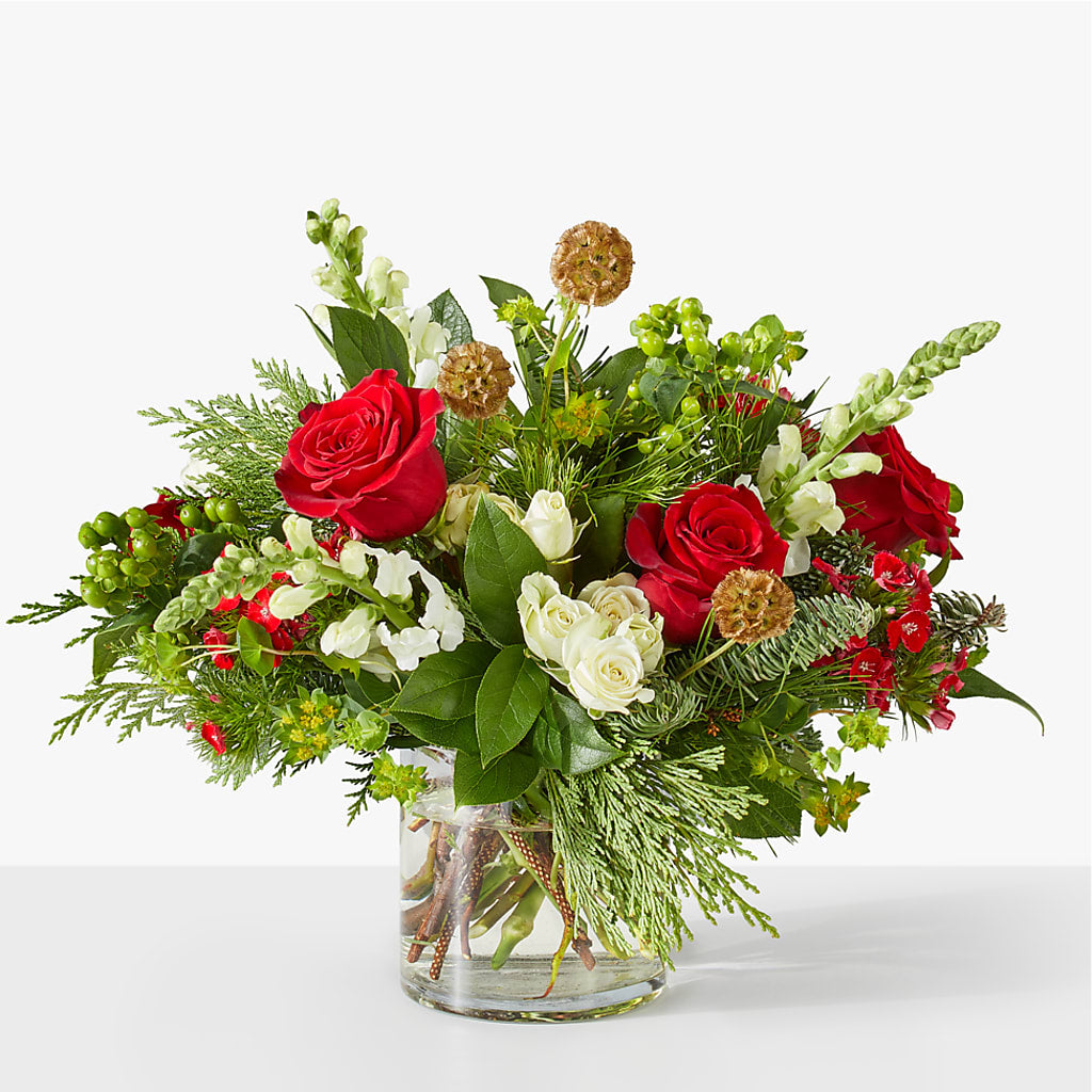 Deck the Halls Bouquet – The Flower Garden, Nettleton MS
