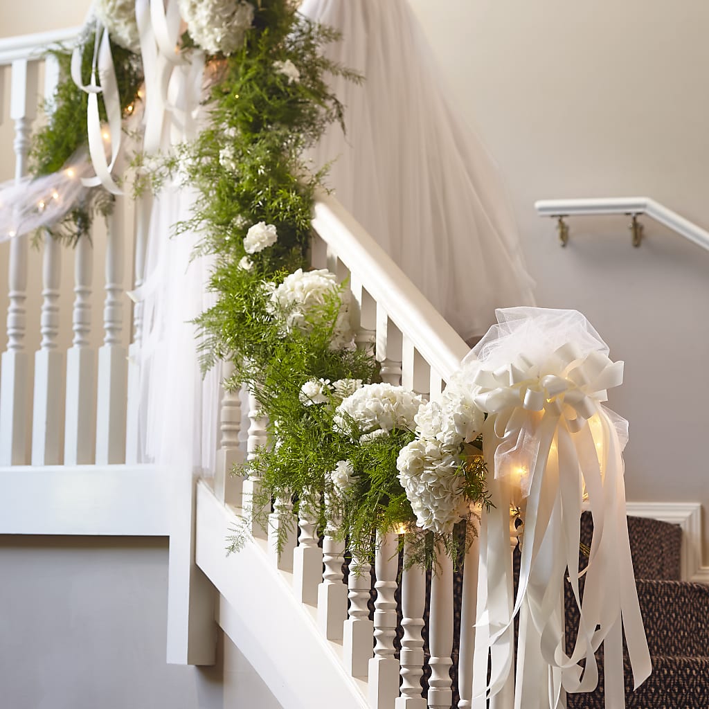 Champagne Dreams Garland – The Flower Garden, Nettleton MS