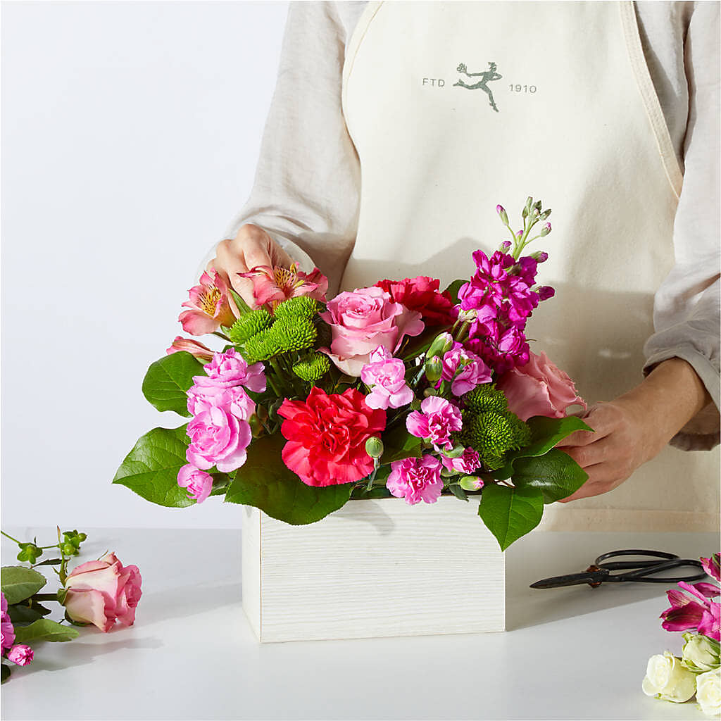 Sweetberry Box – A Florist Original –  The Flower Garden, Nettleton MS