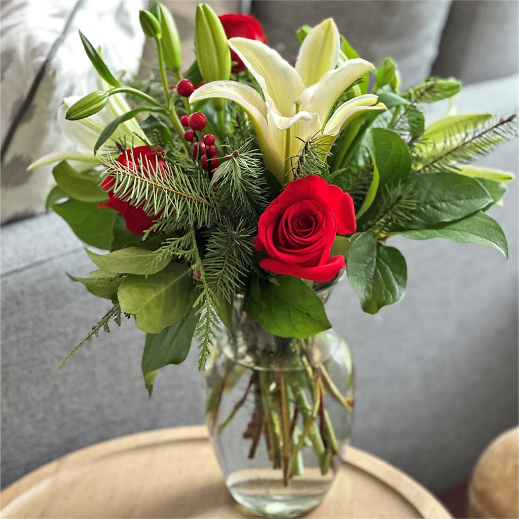 Sparkling Snowflakes Bouquet –  The Flower Garden, Nettleton MS