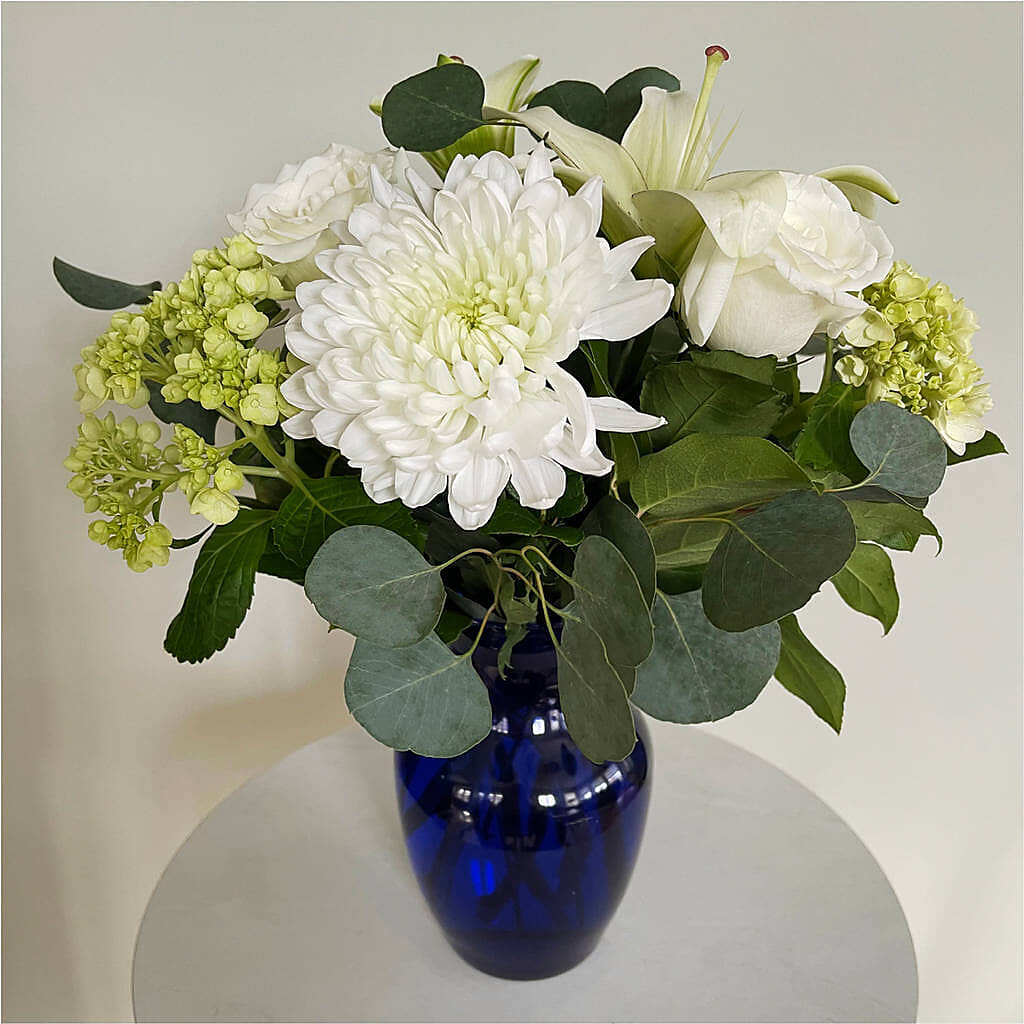 Snowy Dreams Bouquet –  The Flower Garden, Nettleton MS