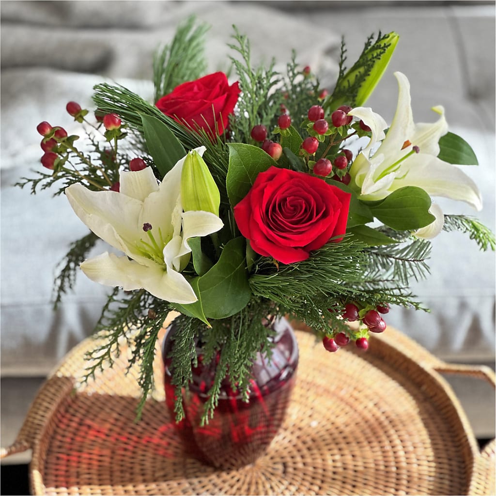 Evergreen Delight Bouquet –  The Flower Garden, Nettleton MS