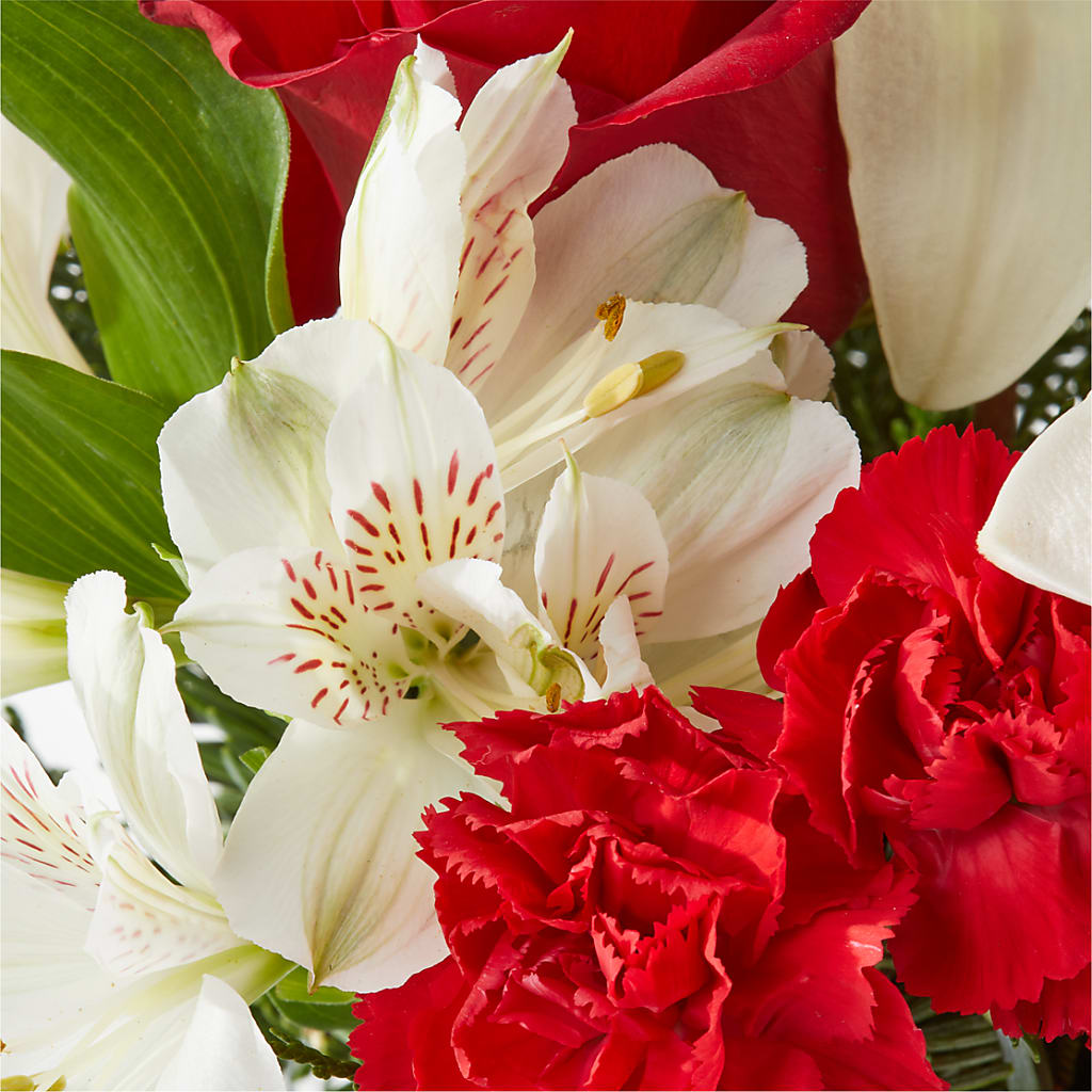 Holiday Season Bouquet –  The Flower Garden, Nettleton MS