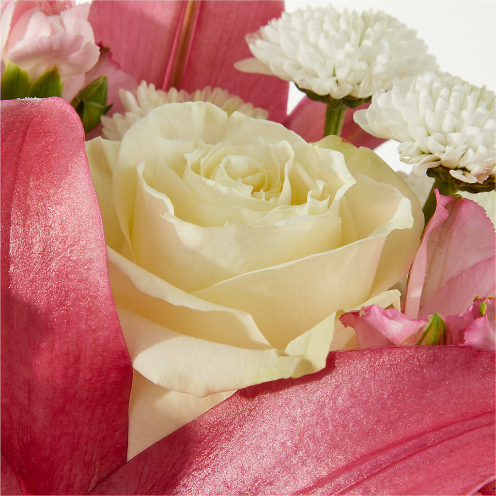 Piece of Cake Bouquet –  The Flower Garden, Nettleton MS