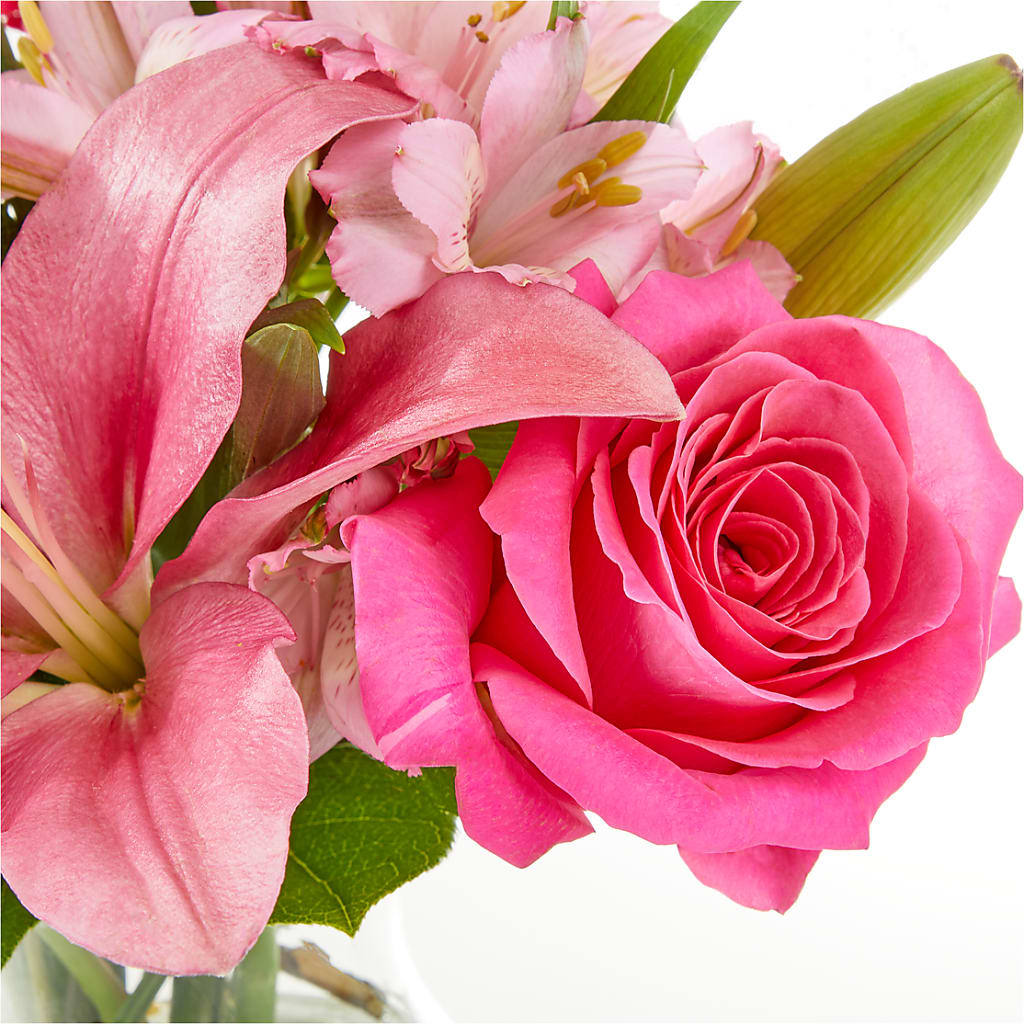 Lots of Love Bouquet –  The Flower Garden, Nettleton MS